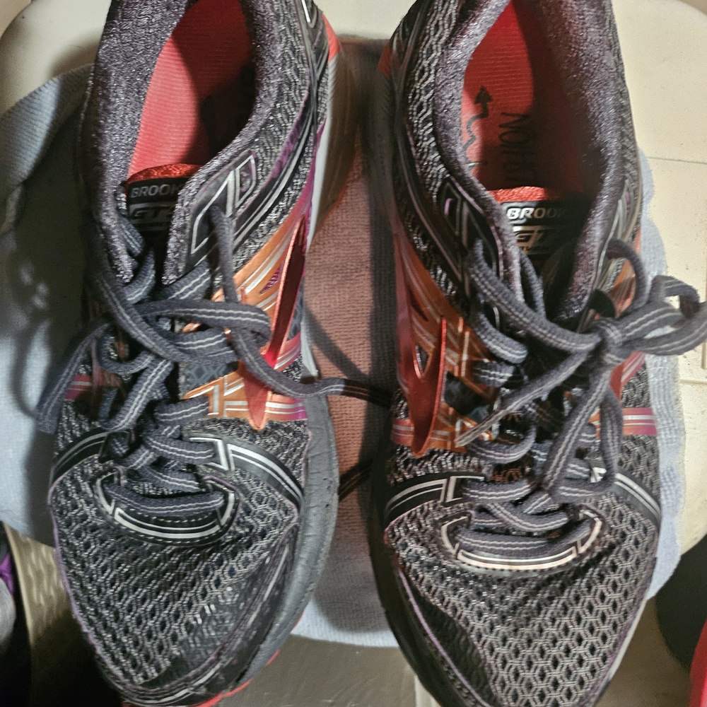 Brooks Black and Red Running Shoes